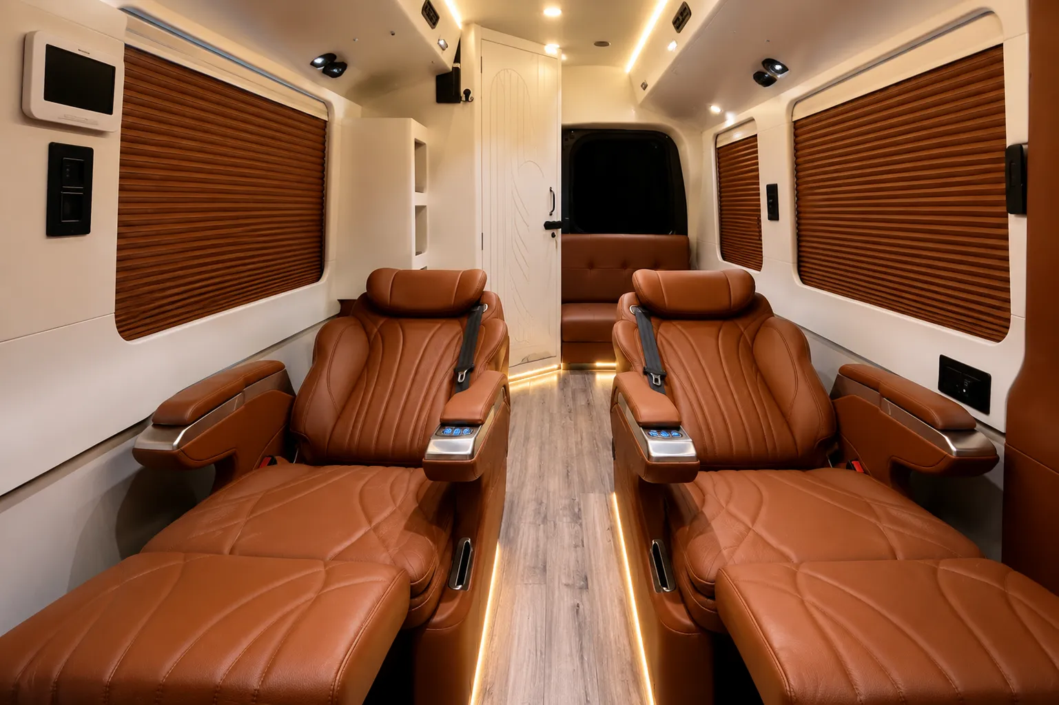 9 Seater Force Urbania Hire Delhi